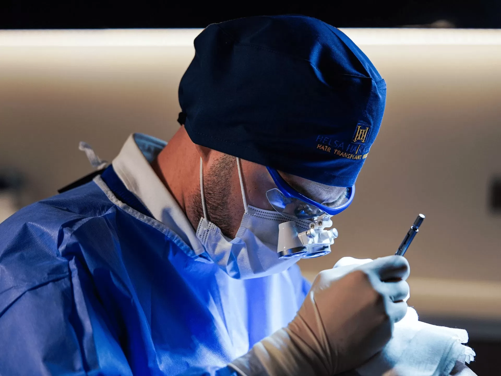 Safir FUE Saç Ekimi Nedir? Geleneksel FUE’den Farkı Ne?